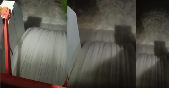 কাপ্তাই হ্রদের পানি আশঙ্কাজন বৃদ্ধি পাওয়ায় কাপ্তাই জলবিদ্যুৎ কেন্দ্রের স্প্রিলওয়ের ১৬টি জলকপাট নির্ধারিত সময়ের আগেই খুলে দেয়া হয়েছে।