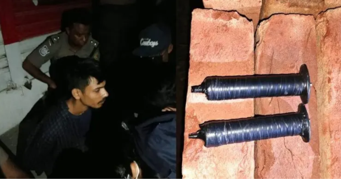 রাজধানীর ডেমরা থানার সারুলিয়া এলাকা থেকে ২টি হাতবোমা'সহ জুয়েল ভুঁইয়া ওরফে ‘ওস্তাদ’ নামে এক ব্যক্তিকে আটক করেছে পুলিশ।