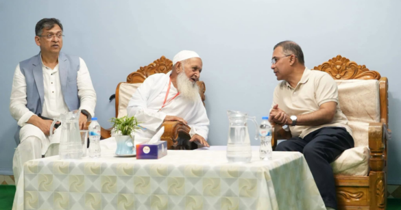 হেফাজতে ইসলামের আমির আল্লামা শাহ মুহিব্বুল্লাহ বাবুনগরীর সঙ্গে সাক্ষাৎ করেছেন প্রধানমন্ত্রী তারেক রহমান।