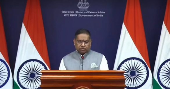 সংবাদ সম্মেলনে বাংলাদেশের ক্ষমতাচ্যুত প্রধানমন্ত্রী শেখ হাসিনার দেওয়া বক্তব্য ভারত সরকার সমর্থন করে না বলে জানিছেন দেশটির পররাষ্ট্র মন্ত্রণালয় মুখপাত্র রণধীর জয়সোয়াল।