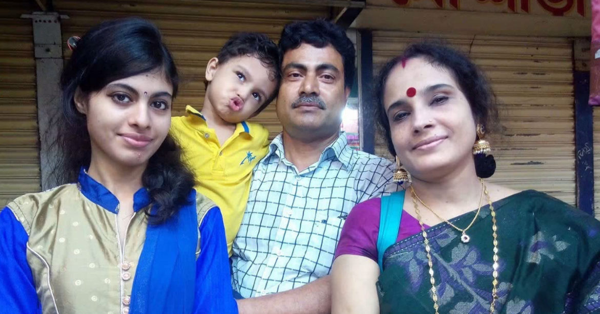 রংপুর মহানগরে অবসরপ্রাপ্ত স্কুলশিক্ষকসহ ৪ জনকে হত্যার ঘটনার তদন্তভার কোতোয়ালি থানা থেকে পুলিশের গোয়েন্দা বিভাগে (ডিবি) হস্তান্তর করা হয়েছে।