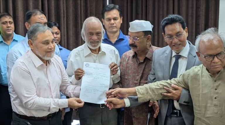 রাষ্ট্রপতি পদে মির্জা ফখরুলের মনোনয়নপত্র দাখিল করল বিএনপি