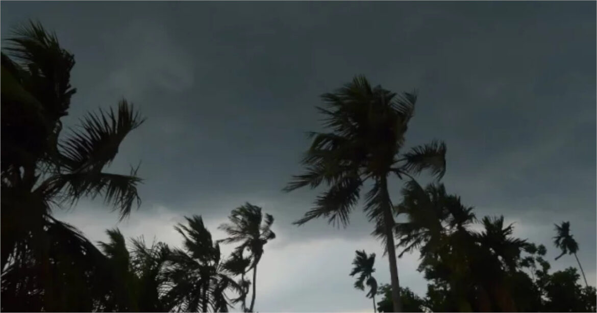 দেশের ৬টি অঞ্চলের ওপর দিয়ে রাত ১টার মধ্যে অস্থায়ীভাবে দমকা বা ঝড়ো হাওয়াসহ বৃষ্টি অথবা বজ্রসহ বৃষ্টি হতে পারে।