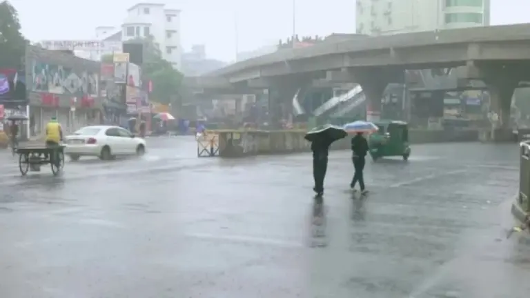 ঢাকায় দুপুরের মধ্যে বজ্রবৃষ্টির আশঙ্কা