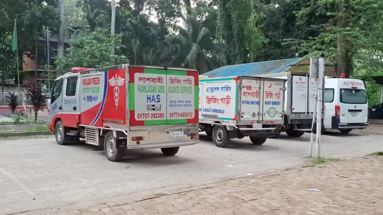 নওগাঁয় পোঁছেছে সৌদি অগ্নিকাণ্ডে নিহত ৭ বাংলাদেশির মরদেহ