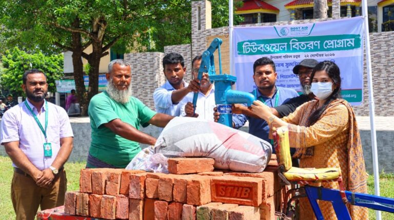 জীবননগরে দোস্ত এইডের বিনামূল্যে ৫০টি টিউবওয়েল বিতরণ