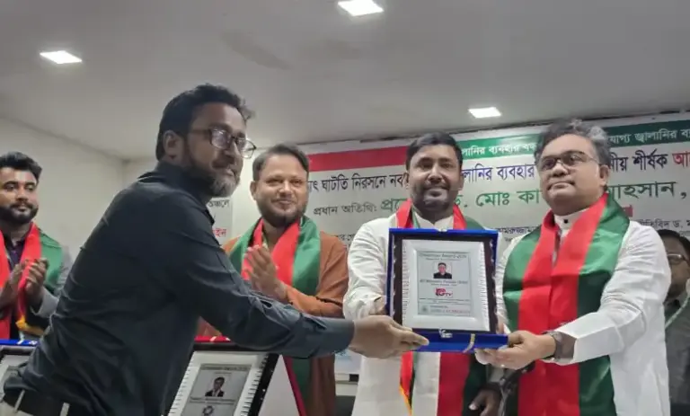 পরিবেশ সাংবাদিকতায় ‘গ্রিনম্যান অ্যাওয়ার্ড’ পেলেন জিটিভির বার্তা সম্পাদক মাহমুদ সোহেল