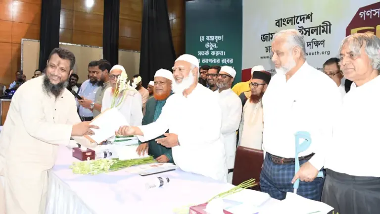 সাবেক বিএনপি নেতা, বিচারপতিসহ ৬৫০ জন যোগ দিলেন জামায়াতে