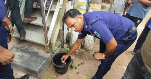মেহেরপুর জেলার গাংনী উপজেলায় বিএনপি কার্যালয়ের সামনে দুটি টাইম বোমাসদৃশ বস্তু বিস্ফোরণের ঘটনা ঘটেছে।