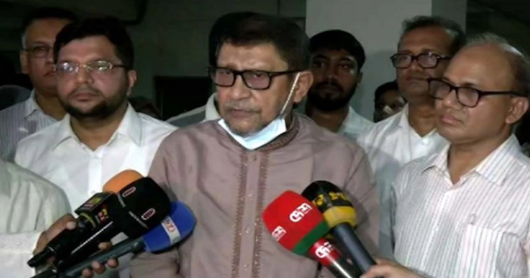হয় আমি থাকব, না হয় হাসপাতালে অনিয়ম-দুর্নীতি থাকবে: স্বাস্থ্যমন্ত্রী