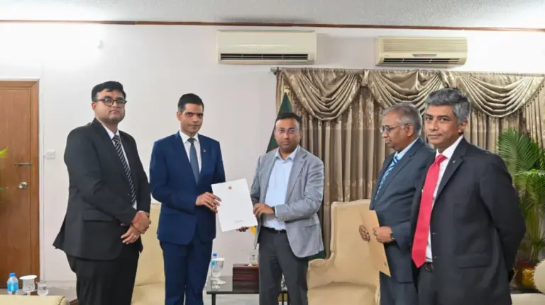 বন্যায় বিধ্বস্ত নেপালের পাশে বাংলাদেশ