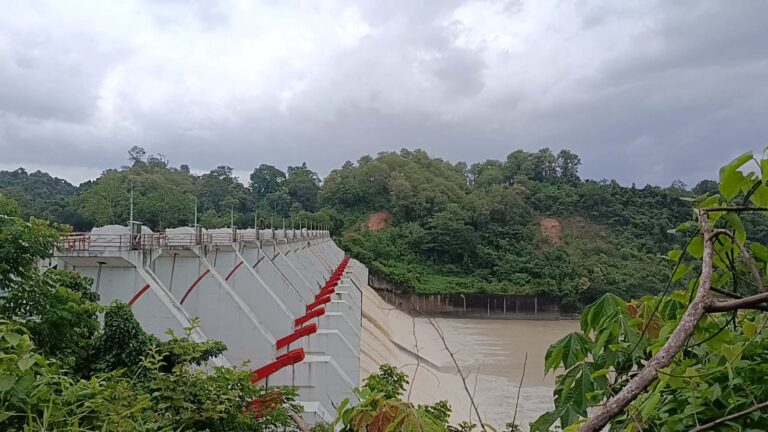 কাপ্তাই হ্রদের পানি বৃদ্ধি, খুলে দেওয়া হয়েছে ১৬টি জলকপাট