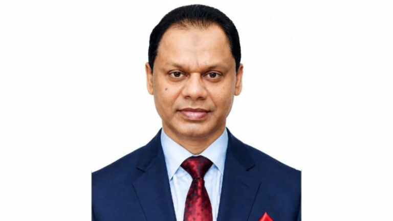 দুদকে হাজির হতে ৩০ দিনের সময় চাইলেন সাবেক সেনাপ্রধান শফিউদ্দিন