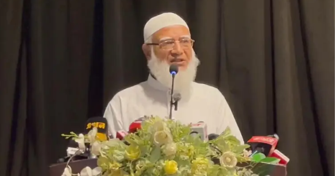 বাংলাদেশ জামায়াতে ইসলামী আমির ডা. শফিকুর রহমান বলেছেন, জনগণ অন্ধ নয়, সবই দেখছে।