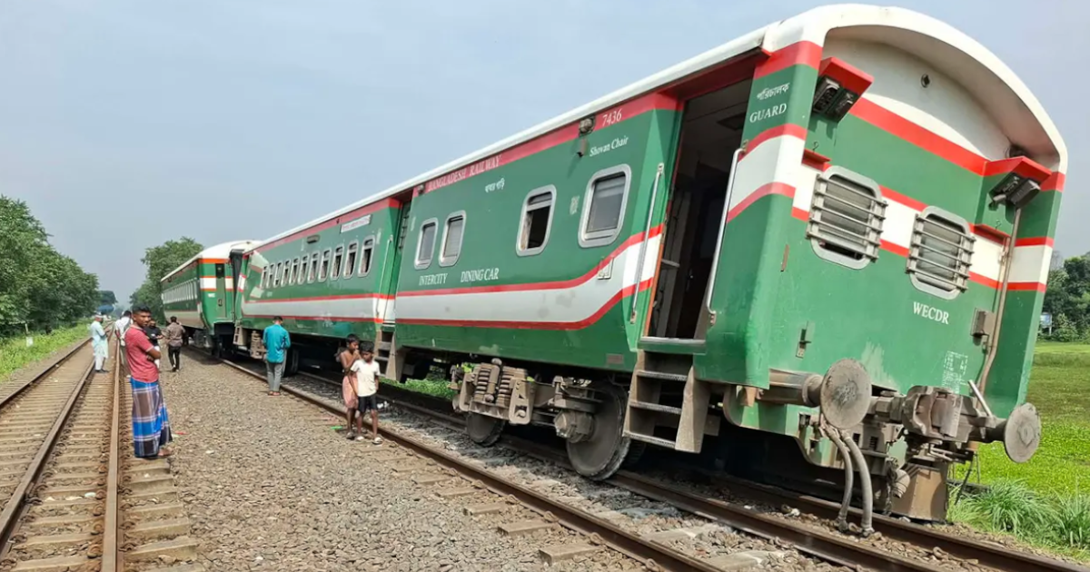 টাঙ্গাইলে ট্রেন লাইনচ্যুত, ৬ ঘণ্টা পর রেল যোগাযোগ স্বাভাবিক