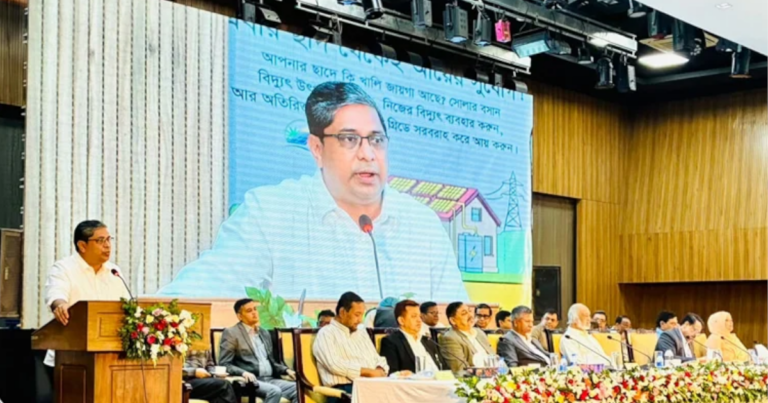 নিজ বাসভবনের সৌরবিদ্যুৎ থেকে জাতীয় গ্রিডে ১২০০ ইউনিট দিয়েছেন প্রধানমন্ত্রী: মীর শাহে আলম