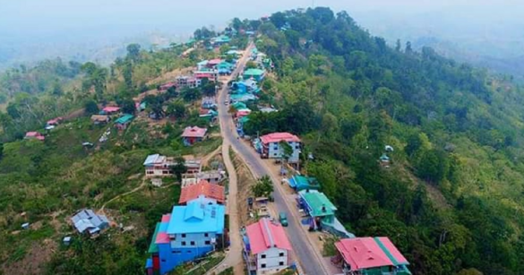 সাজেক যাতায়াতের একমাত্র সড়কে অনির্দিষ্টকালের জন্য সড়ক অবরোধ কর্মসূচি ঘোষণা করেছে ‘সাজেক গণঅধিকার রক্ষা কমিটি’ ও ‘সাজেক কার্বারি অ্যাসোসিয়েশন’ নামে দুটি সংগঠন।