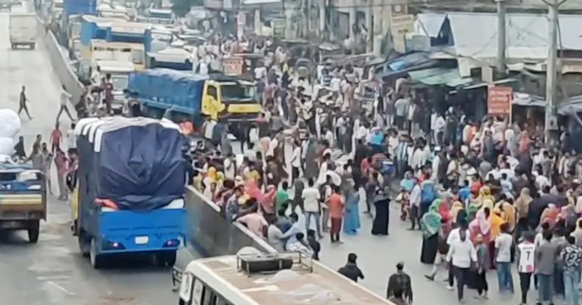 বেতন-ভাতা বৃদ্ধির দাবিতে আবারও ঢাকা-টাঙ্গাইল মহাসড়ক অবরোধ