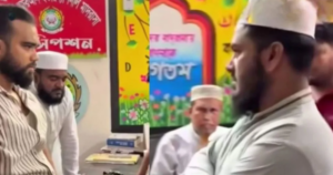 শিশুকে যৌন নিপীড়নের কথা স্বীকার করতেই মাদ্রাসা শিক্ষককে চড়, ভিডিও ভাইরাল