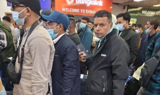 লিবিয়া থেকে দেশে ফিরলেন ১৭২ বাংলাদেশি