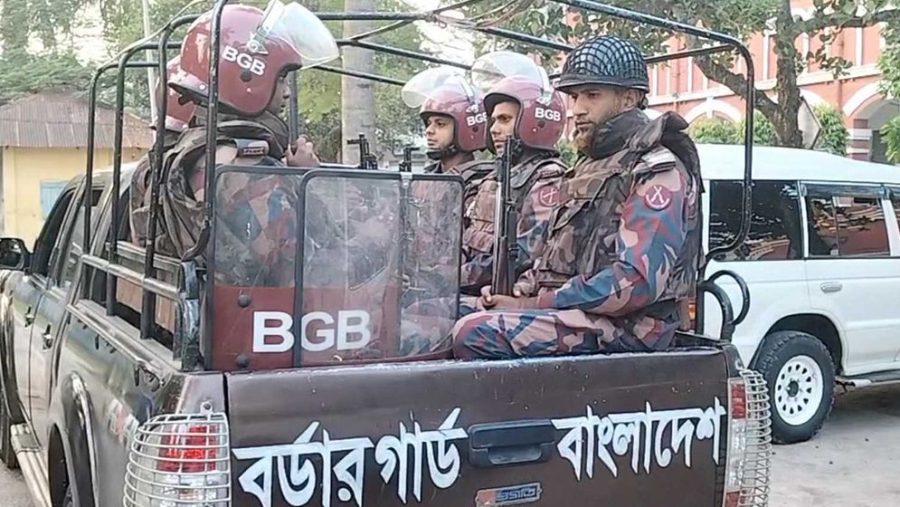 নিরাপত্তায় সারা দেশে মোতায়েন ১০ হাজার বিজিবি মোতায়েন