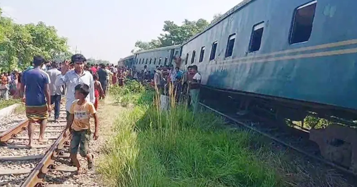 লাকসামে কর্ণফুলি এক্সপ্রেস লাইনচ্যুত